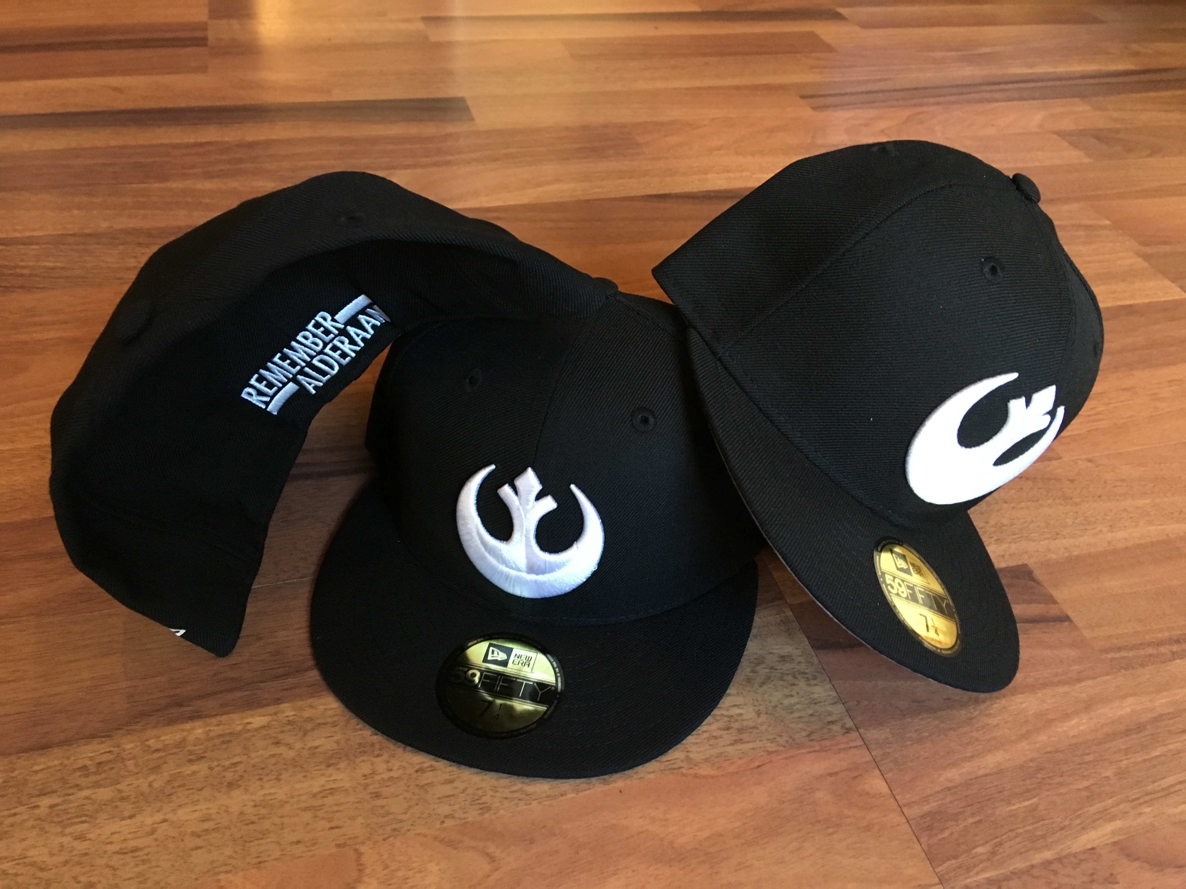 Star Wars Disney Licensed 59FIFTY fitted Cap Rebel Resistance Remember Alderan Black White von New Era